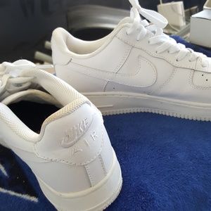 Mens size 8 Air Force 1/ fits women size 9.5